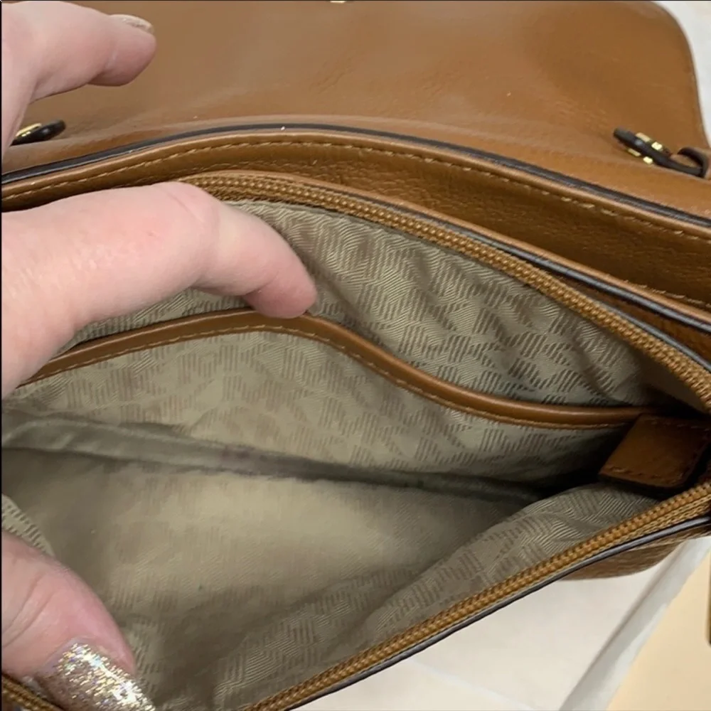 Michael Kors Pebbled Leather Jet Set crossbody